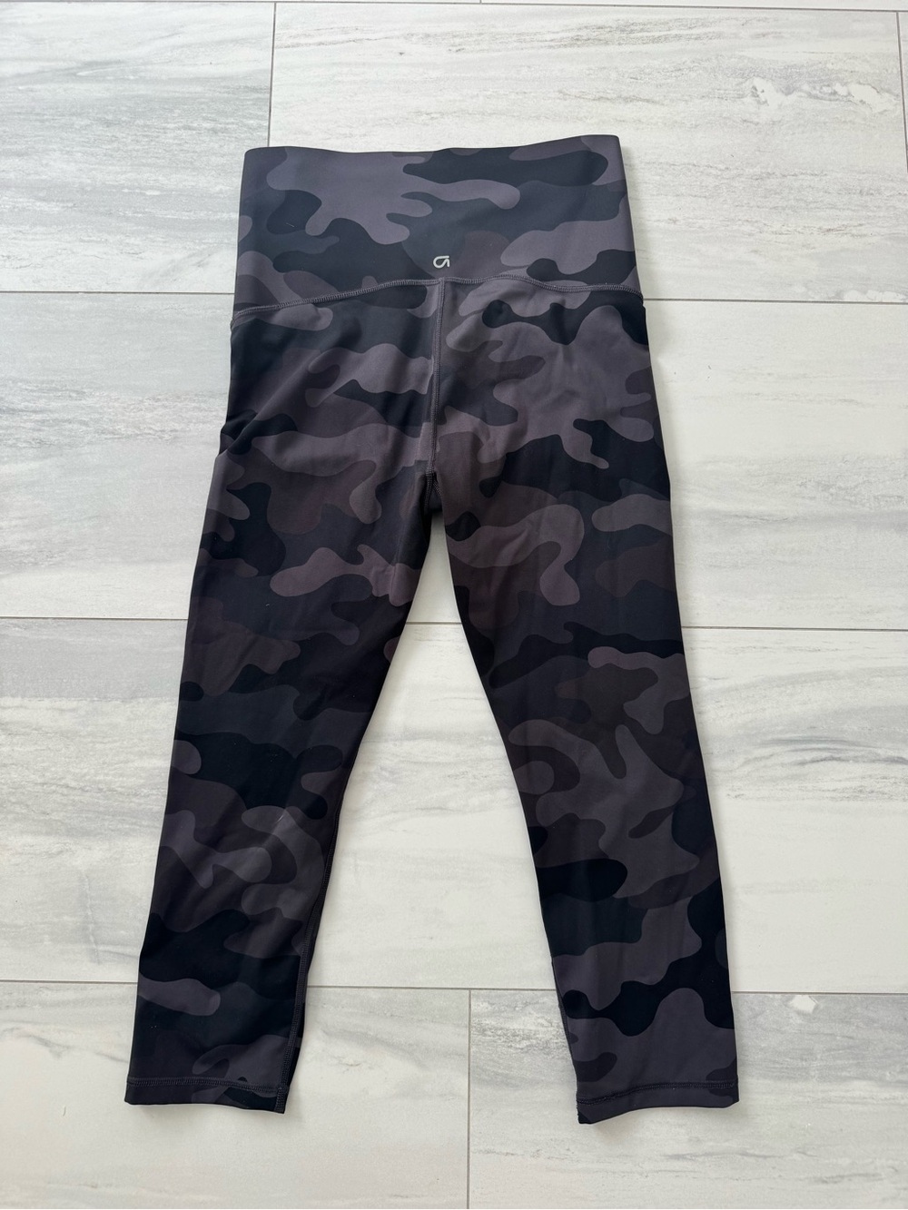 GAP Fit Maternity Women's Black & Gray Camo High-Waist Leggings